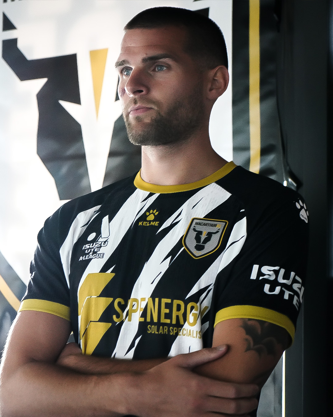 Belgian centreback Dino Arslanagić signs with the Bulls!