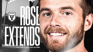 Rose Re-Signs with the Bulls